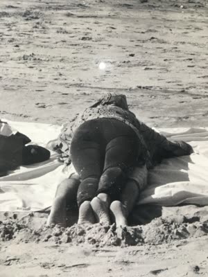 Erica Reade, photograph from Beach Lovers: Four Seasons, 15 April 2016.