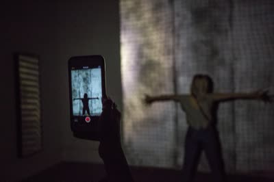 Gabriel Mellan, Lunar Sling, seen through a phone, May 2015.